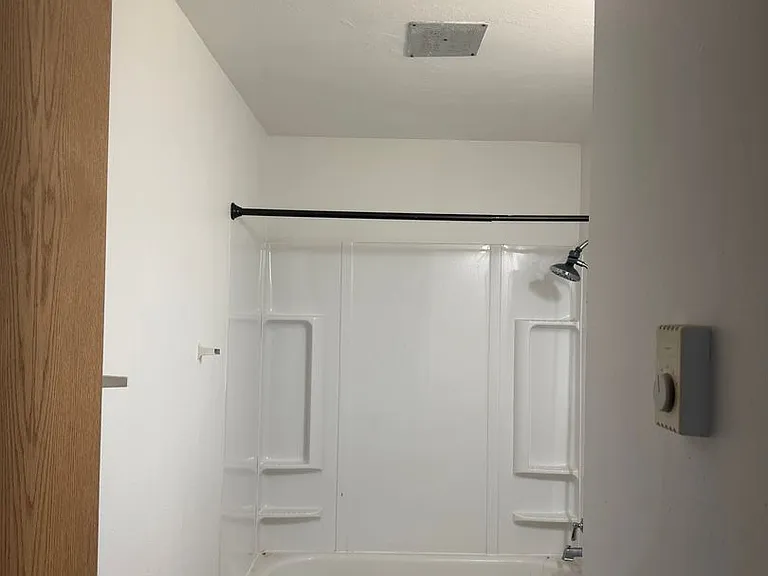 5040 E St #1 — Photo 4