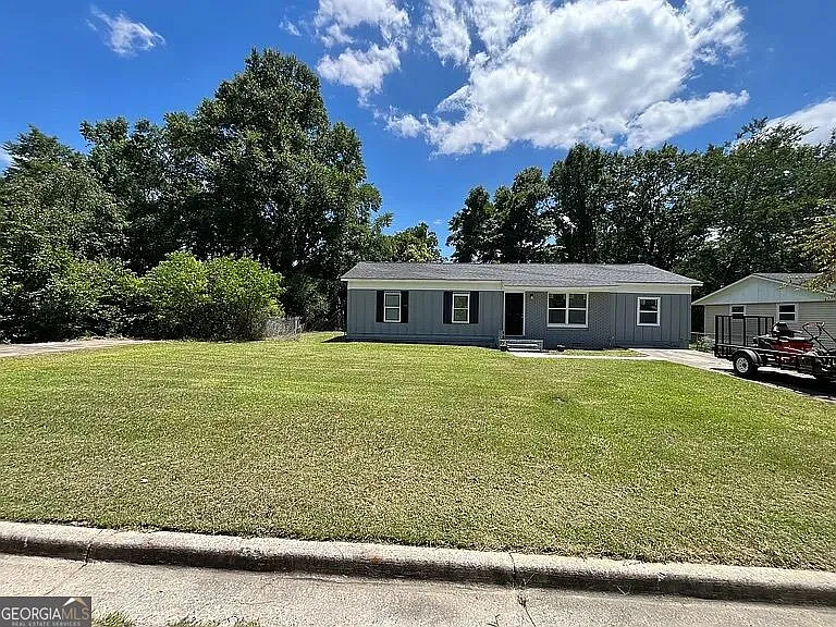 2844 Shamrock Ln — Photo 2