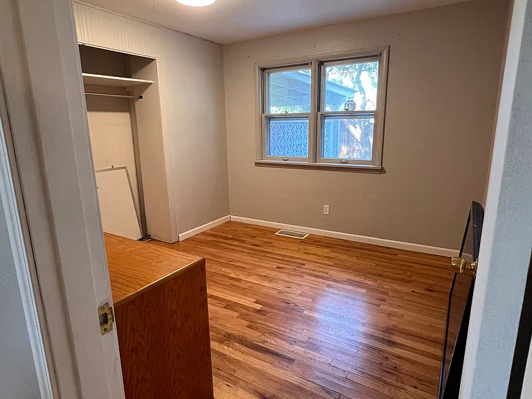 206 N Quincy St — Photo 16