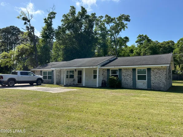 415 Broad River Dr, Beaufort, SC 29906