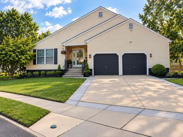 65 Freemont Ct, Mays Landing, NJ 08330