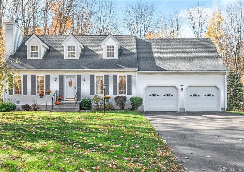 1st image of 61 Orchard Hill Ln