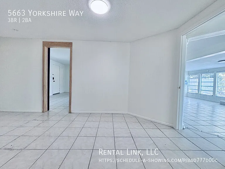 5663 Yorkshire Way — Photo 35