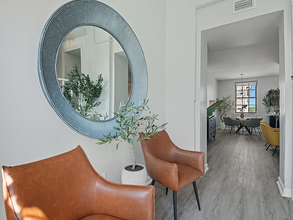 Park at Cedar Lawn Apartments Foyer