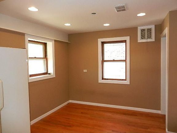 5th image of 2329 N 77th Ct