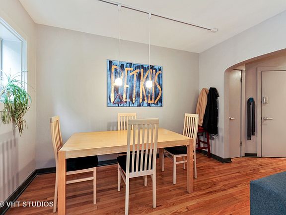4th image of 2317 N Cambridge Ave APT 1S