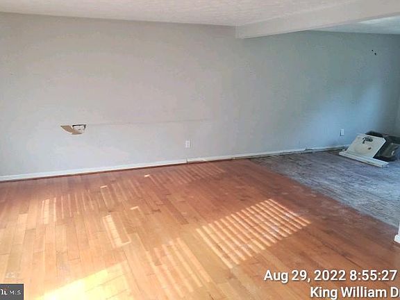 3rd image of 1516 King William Dr