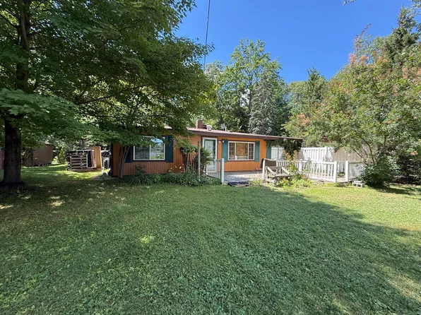 2591 Tonawanda Rd, Grawn, MI 49637