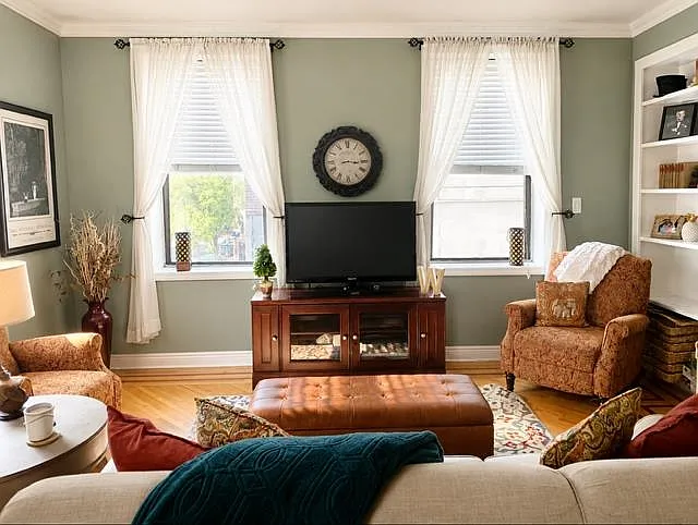 2 bed, 1.0 bath, $4,200 — Photo 2