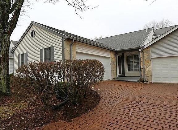 2nd image of 1535 Charlemont Dr