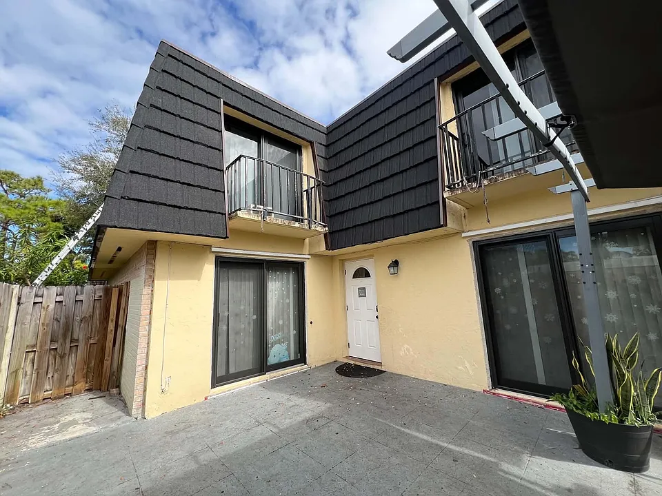 295 Woodland Rd