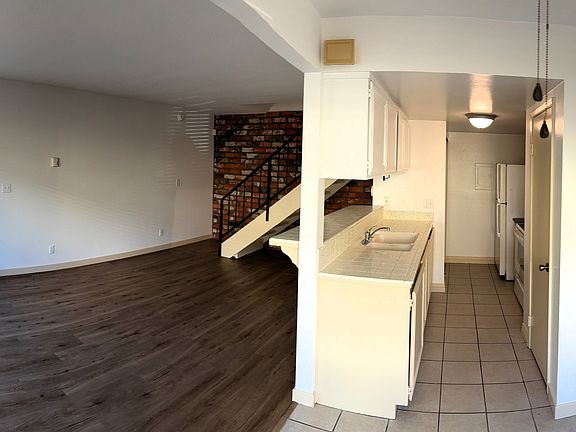 5th image of 2677 Anchor Ave