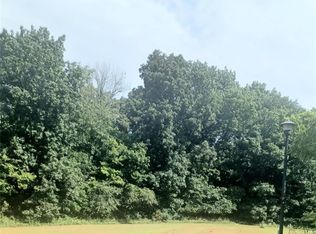 8 Summers Breeze Ct, Hawk Point, MO 63349