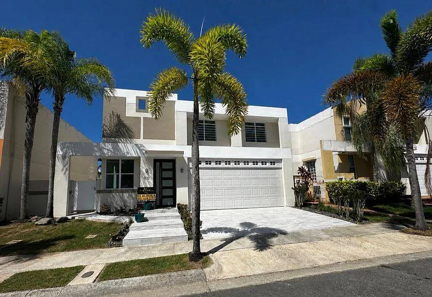 4 bed, 2.5 bath, $3,300 — Photo 1