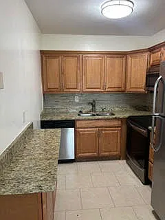 2 bed, 1.0 bath, 819 sqft, $1,350 — Photo 3