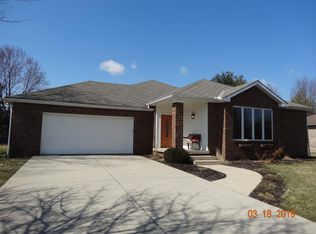 909 S Birmingham Rd, Yorktown, IN 47396