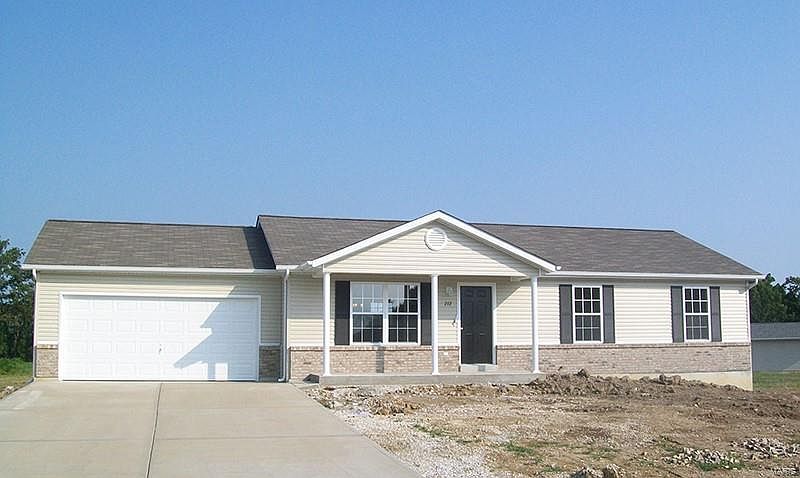 1st image of 104 Plymouth Dr