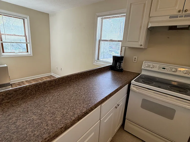2 Flanders Ct #1 — Photo 4