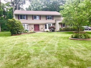 5 Durham Dr, Dix Hills, NY 11746