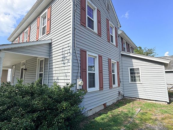 2nd image of 313 Bridge St