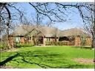 460 Haverhill Ct, Sugar Grove, IL 60554