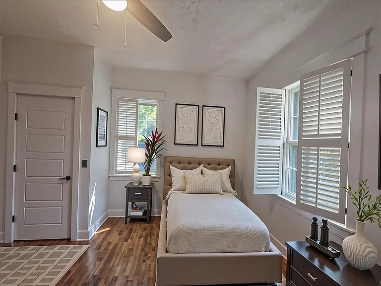1579 Vesta Ave — Photo 7