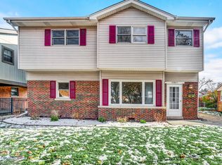 10931 S Komensky Ave, Oak Lawn, IL 60453