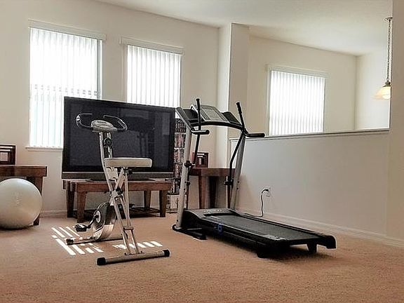 5th image of 975 Costa Mesa Ln