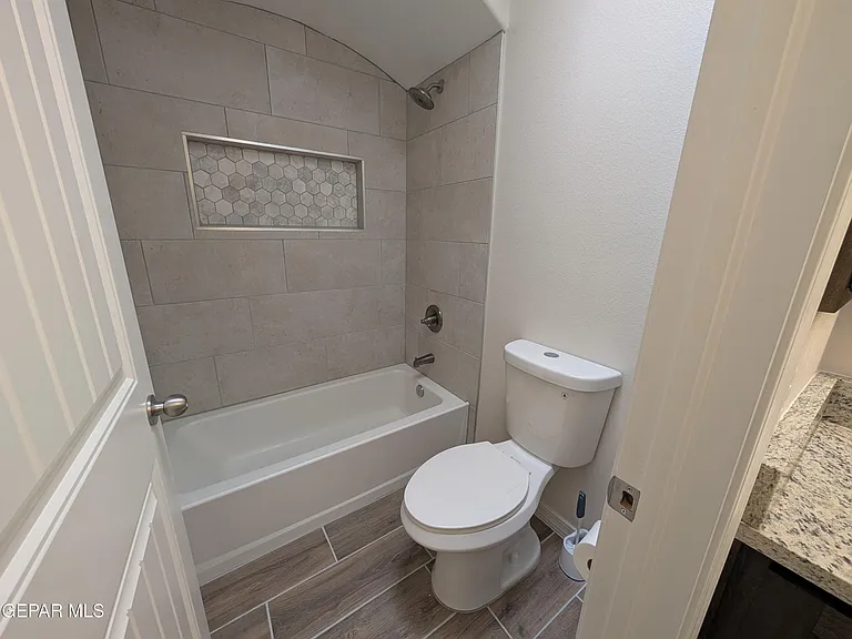 517 La Entrada Cir — Photo 25