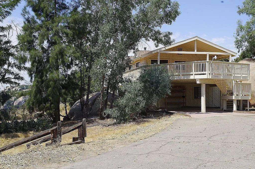 3 bed, 1700 sqft, $3,750 — Photo 1