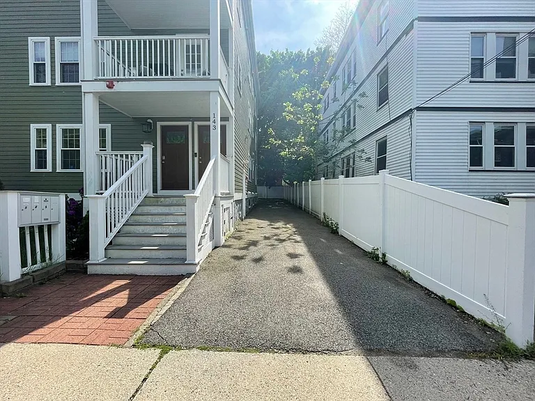 143 Williams St #3 — Photo 12