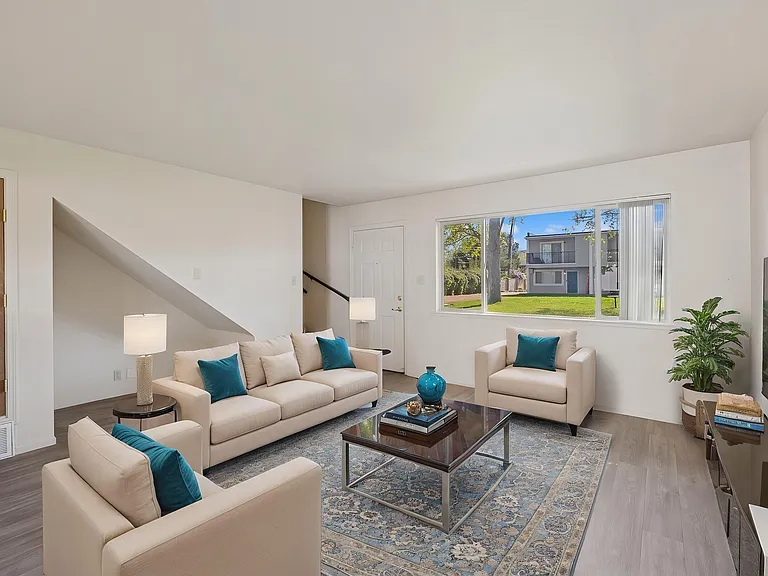 Vale Apartments & Townhomes — Photo 5