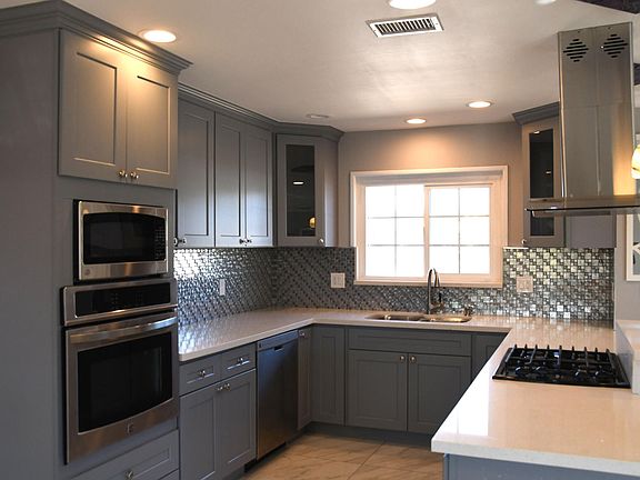 5th image of 12041 Sheridan Ln
