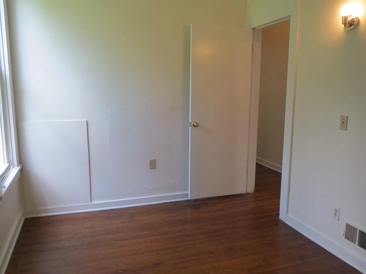 582 South Ave — Photo 2