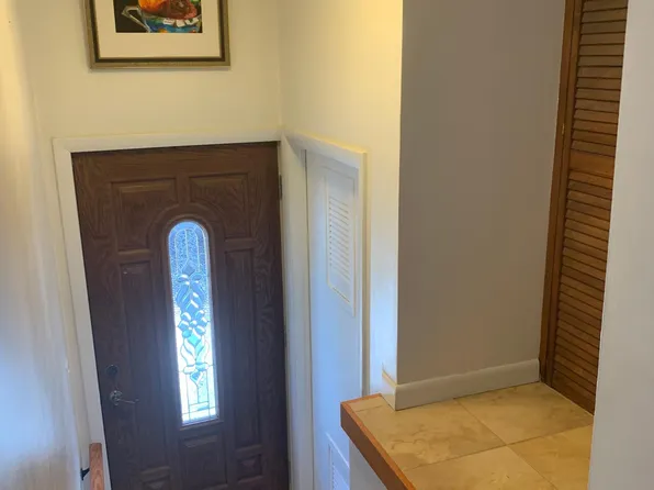 84 Maple St, Burlington, VT 05401