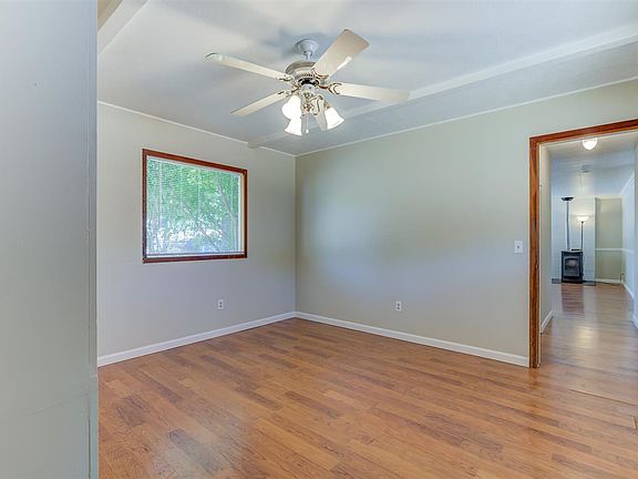 4th image of 921 North St