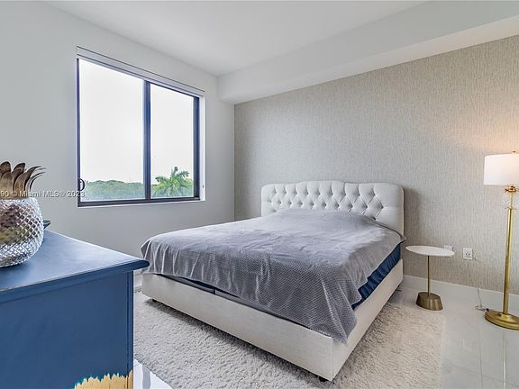 4th image of 301 Altara Ave APT 422