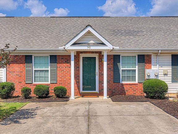 3rd image of 540 Edgecliff Ln