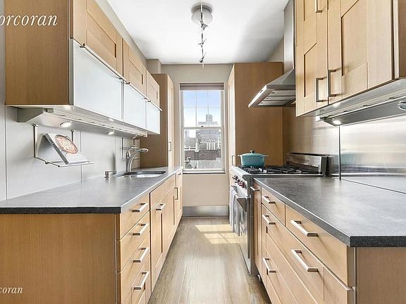 5th image of 45 Christopher St APT 6B