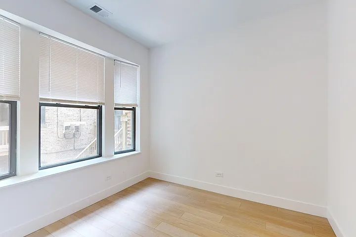 5339-5345 S. Woodlawn Avenue — Photo 23