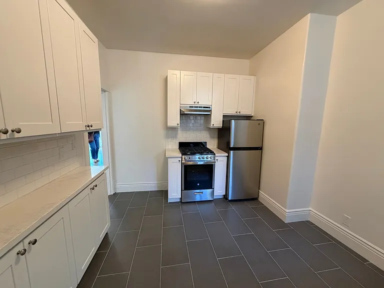 236-258 Hugo St #175R — Photo 8