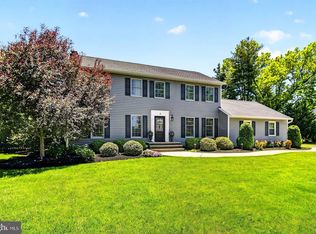 5 Fairway Dr, West Windsor, NJ 08550