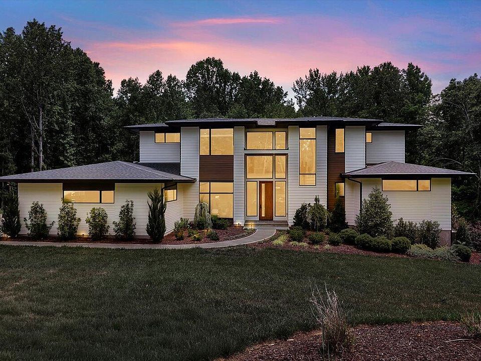 1st image of 196 Mountaintop Cir