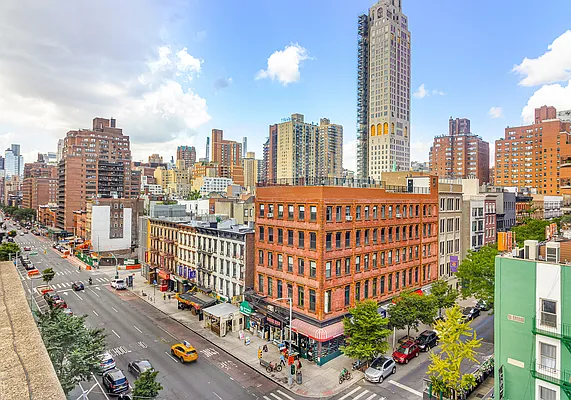 Rented by Keller Williams NYC | media 20