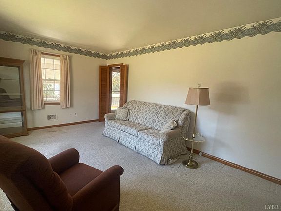 5th image of 109 Meadow View Dr
