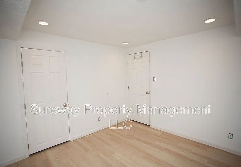 142 Kenwood Dr — Photo 22