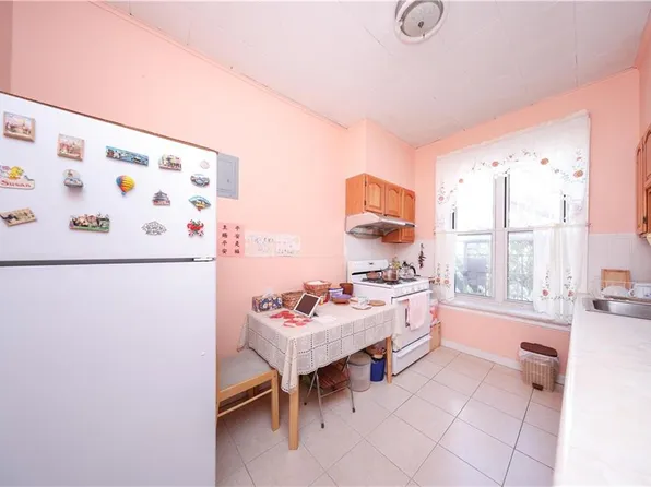 2176 East 13th Street image 2 of 29