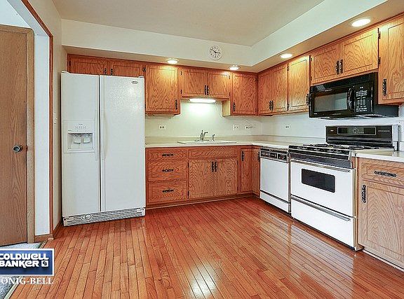 5th image of 16114 Pine Dr #16114