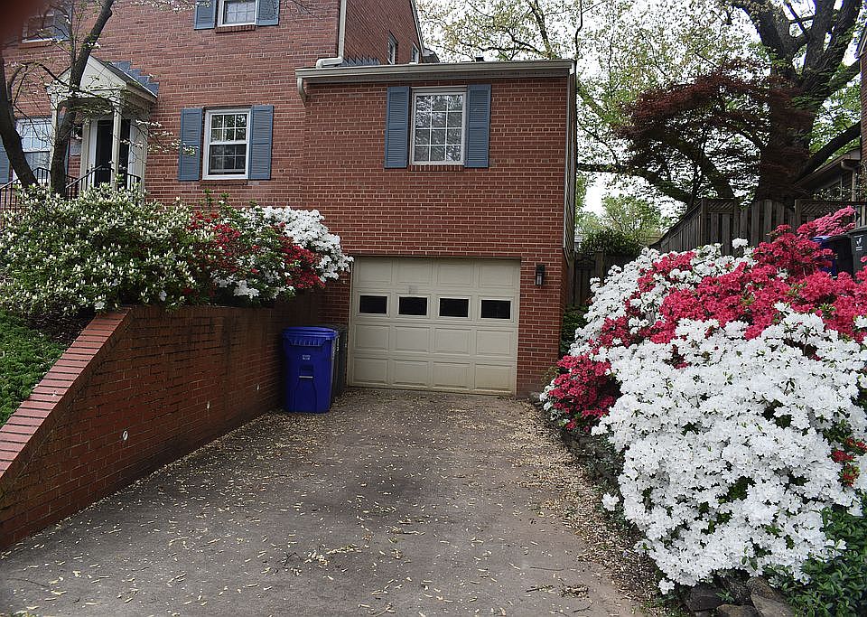 2nd image of 2105 N Jefferson St