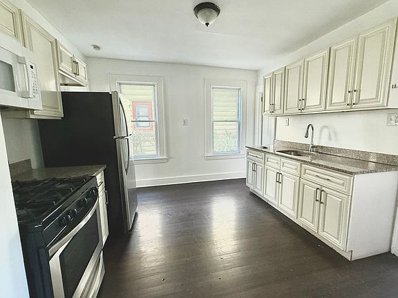 4th image of 560 Garfield Ave #1